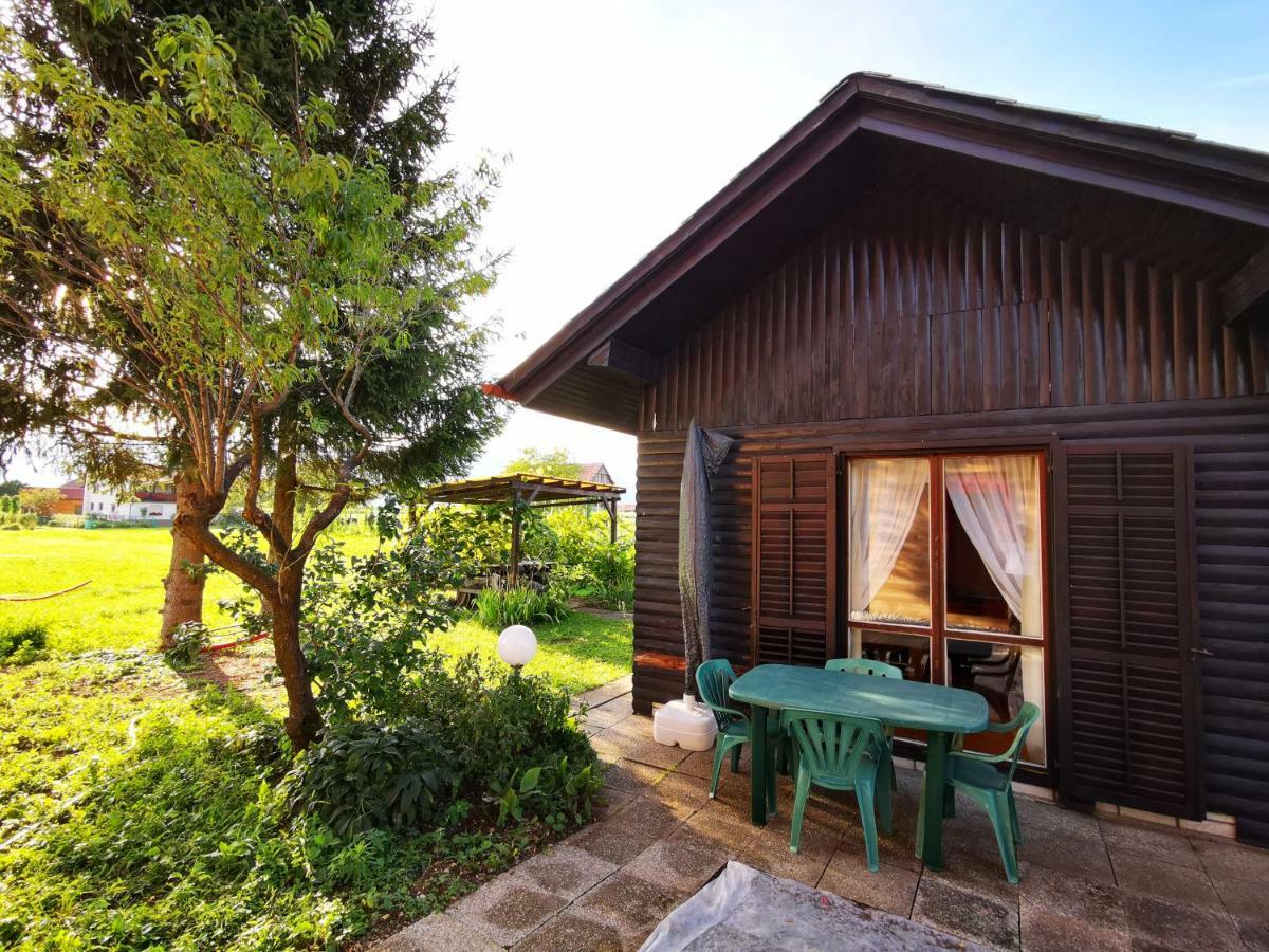 Merikotka - A Cozy Wooden Cottage, Slovenia *